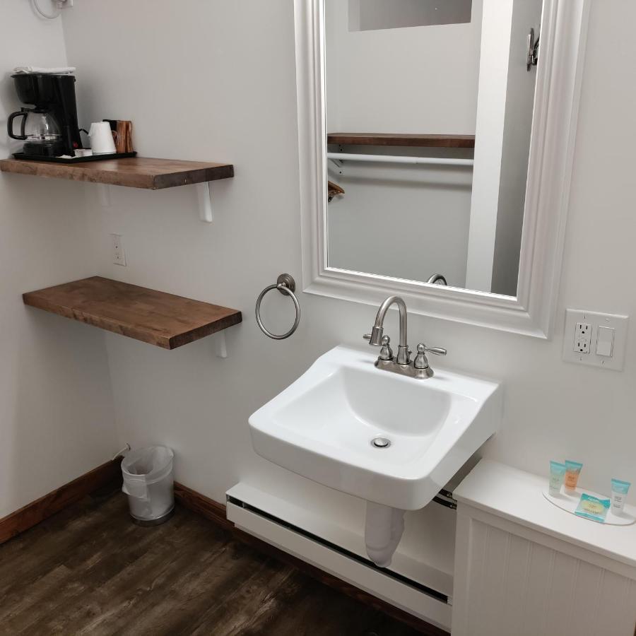 High Desert Inn Салина Екстериор снимка