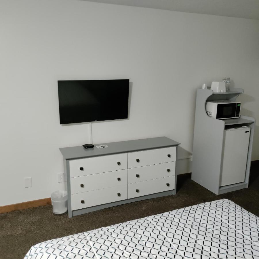 High Desert Inn Салина Екстериор снимка