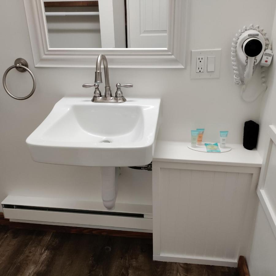 High Desert Inn Салина Екстериор снимка
