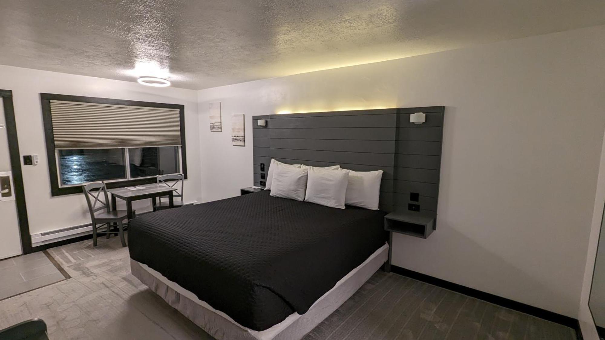 High Desert Inn Салина Екстериор снимка