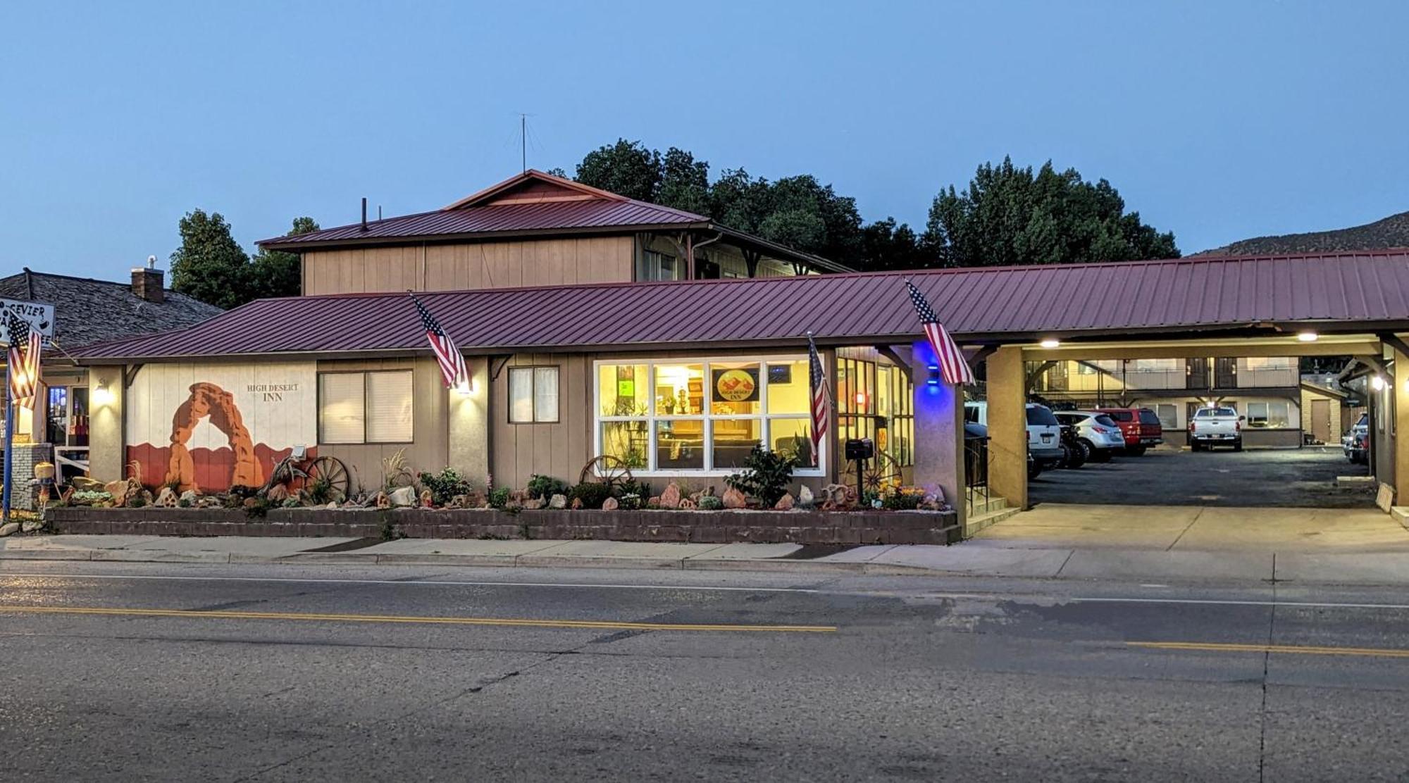 High Desert Inn Салина Екстериор снимка