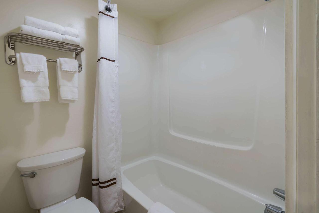 High Desert Inn Салина Екстериор снимка