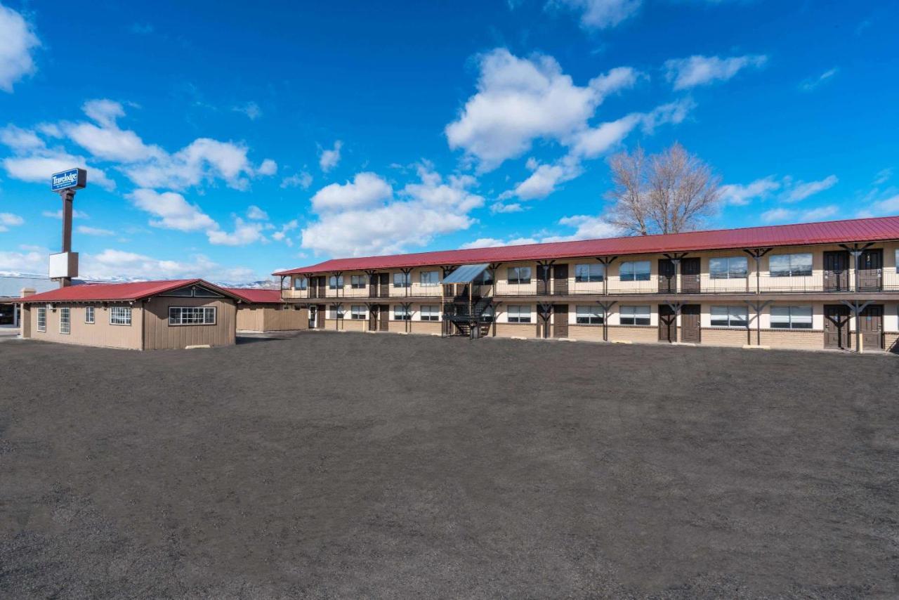 High Desert Inn Салина Екстериор снимка